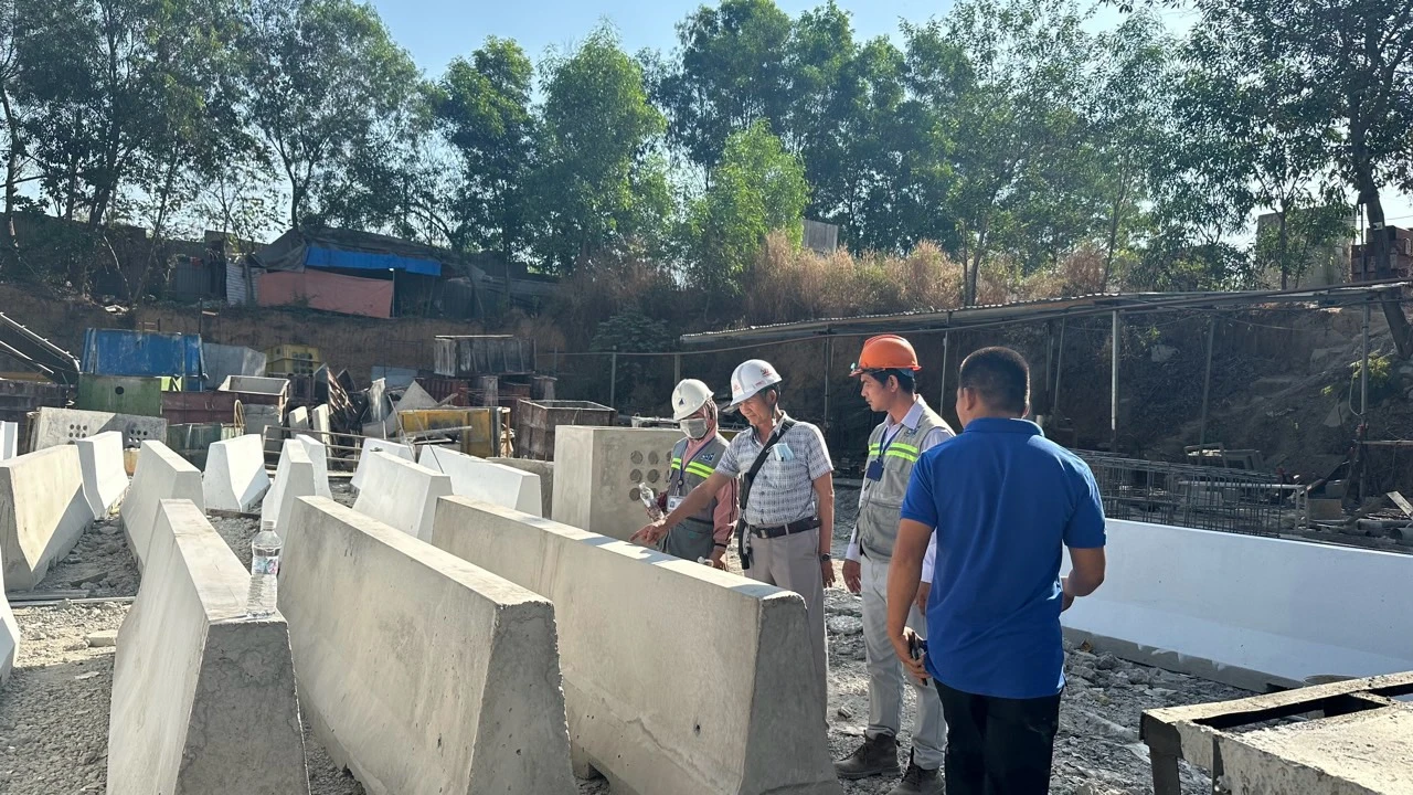 Quy trình sản xuất bó vỉa bê tông Quy trình sản xuất bó vỉa bê tông