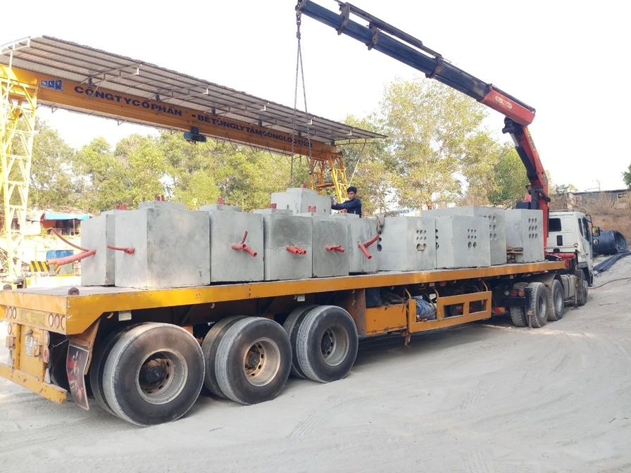 Xe vận chuyển hố ga bê tông đa dạng kích thước sẵn sàng giao hàng Xe vận chuyển hố ga bê tông đa dạng kích thước sẵn sàng giao hàng